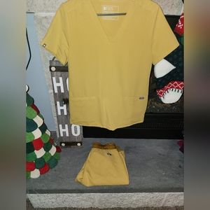 Pair of Mustard Yellow Figs